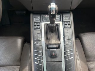 Porsche Macan TURBO