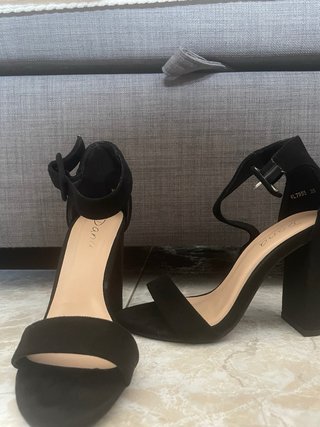 Tacones Dana Negro Talla 35