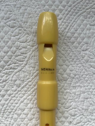 Flauta escolar Hohner color amarillo