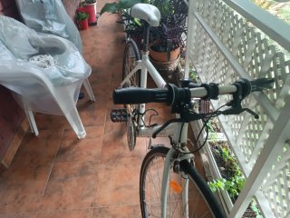 Bicicleta Híbrida Blanca, btwin form 3 Talla L
