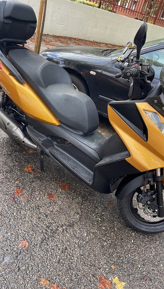 Kymco Superdink 125 ABS Negra/Amarilla