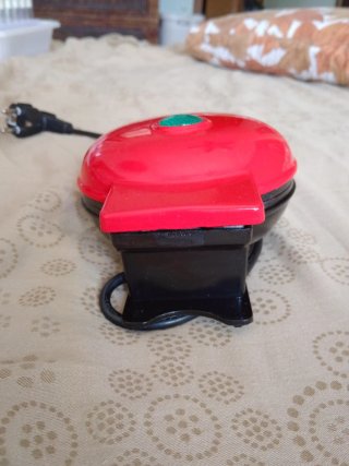 Gofrera Corazón Roja