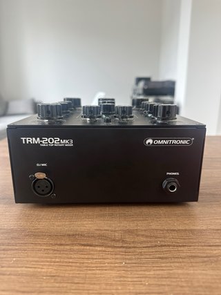Mesa de mezclas Omnitronic TRM-202 MK3