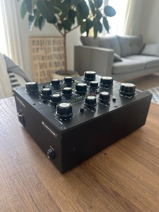 Mesa de mezclas Omnitronic TRM-202 MK3