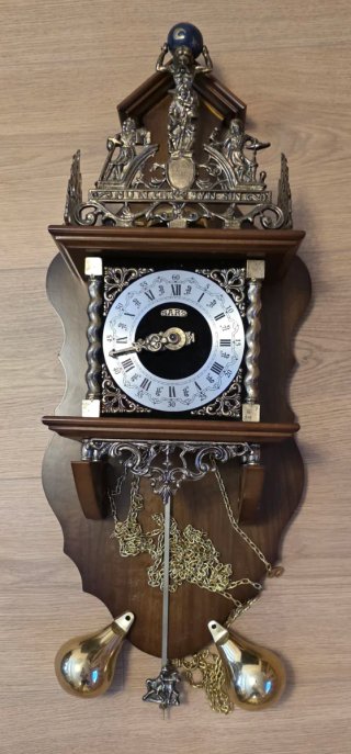 Reloj de pared barroco