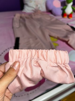 Pantalones cargo rosa tipo cortavientos
