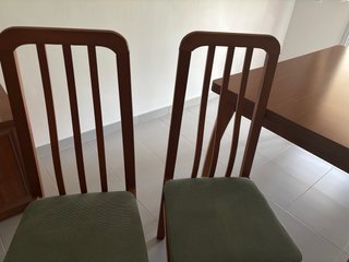 Mesa de comedor de madera