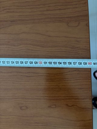 Mesa de comedor de madera