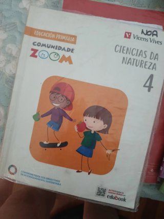 Lote libros 4 primaria, se ve de lote completo.