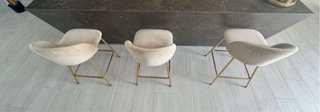 Taburetes Beige y Dorado