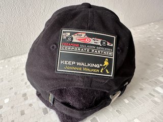Gorra Johnnie Walker Keep Walking Negra