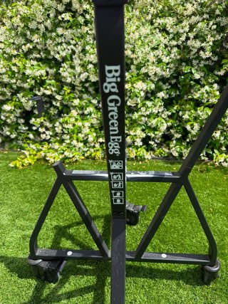 Carro Big Green Egg M + Mesas Madera
