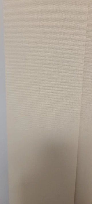 Tende verticali beige a lamelle