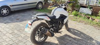 Hanway 125 Naked Blanca y Negra