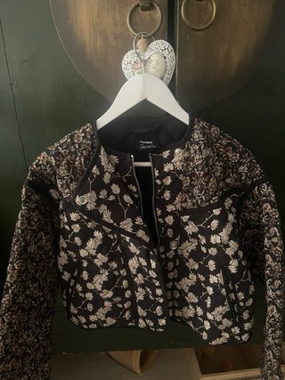 Chaqueta acolchada estampada