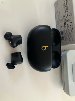Auriculares Beats Studio Buds+