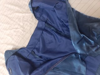 Blusa azul eléctrico