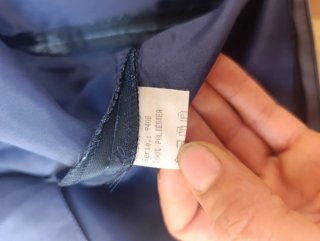 Blusa azul eléctrico