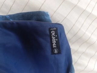 Blusa azul eléctrico