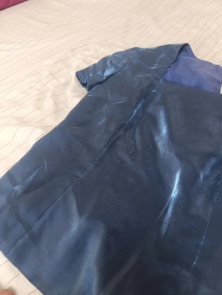 Blusa azul eléctrico
