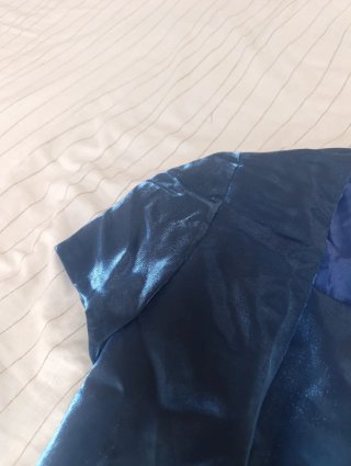 Blusa azul eléctrico