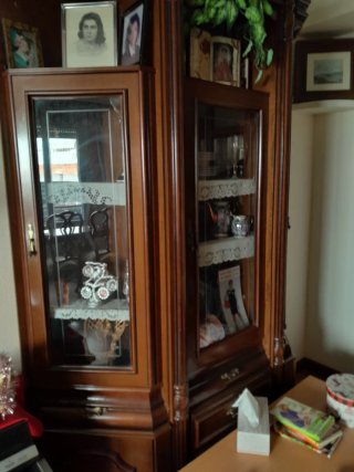 REGALO - Gratis.     Mueble de madera esquinero co