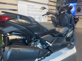 Yamaha XMAX 300 TECH MAX 2024 Negra