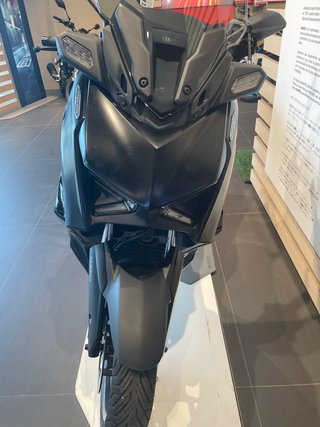 Yamaha XMAX 300 TECH MAX 2024 Negra