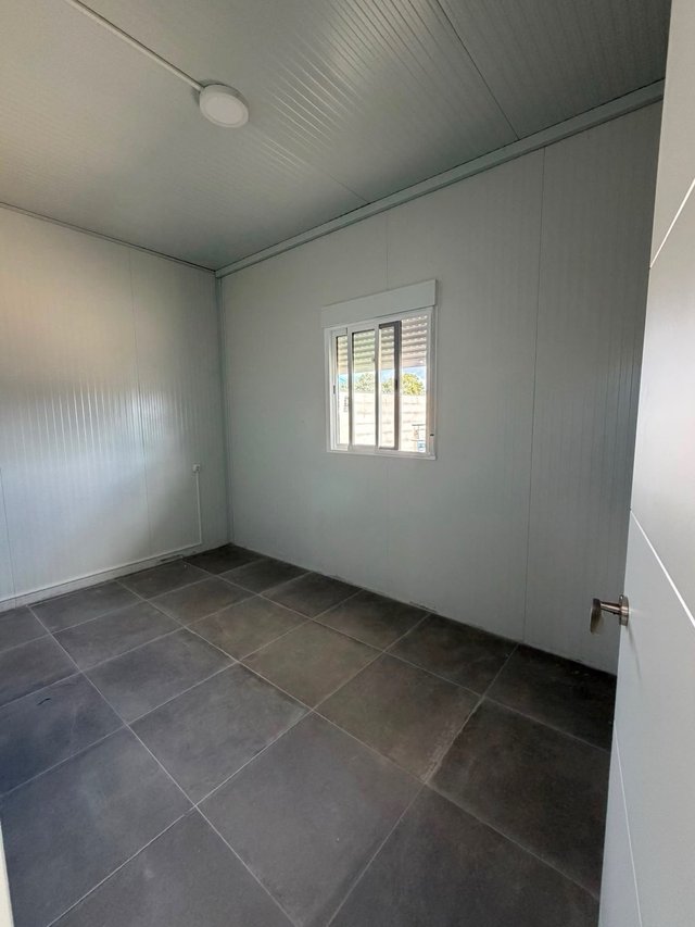 Casa a estrenar barata panel sándwich