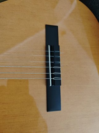 Guitarra clásica Admira + funda, cuerdas y cejilla