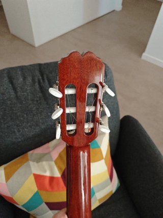 Guitarra clásica Admira + funda, cuerdas y cejilla
