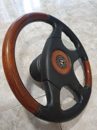 Volante MOMO Olympic III con Piña Volkswagen