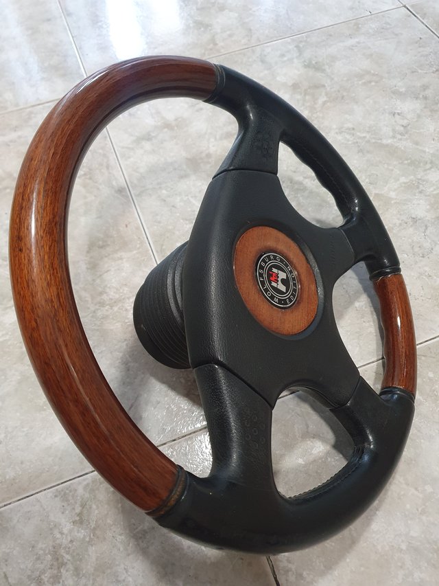 Volante MOMO Olympic III con Piña Volkswagen