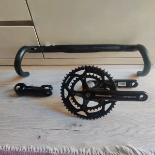 Manillar, potencia y bielas de bicicleta