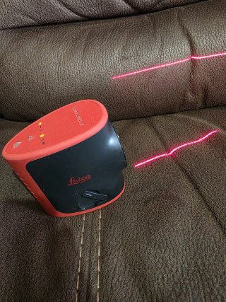 NO NEGOCIABLE Nivel Láser Leica Lino L2