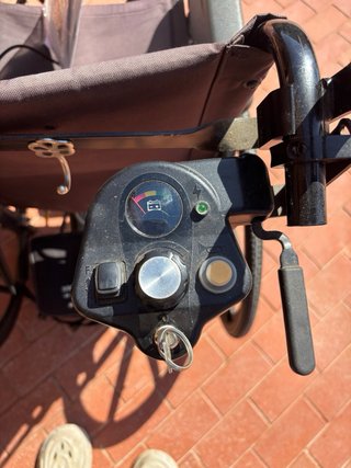 Silla ruedas motorizada