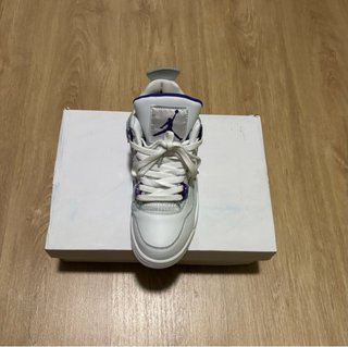 Zapatillas Jordan Blancas y Moradas