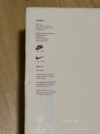 Zapatillas Jordan Blancas y Moradas
