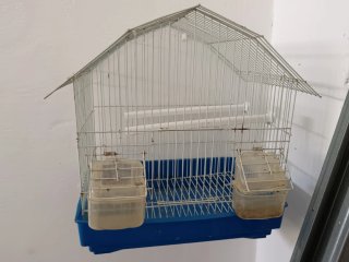 Jaula para canarios blanca y azul