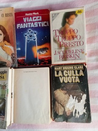Lotto di 10 libri romanzi italiani