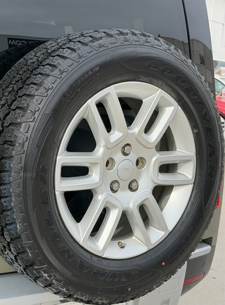Land Rover Defender 2.0 D240 SD4 Auto 4WD