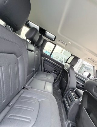 Land Rover Defender 2.0 D240 SD4 Auto 4WD