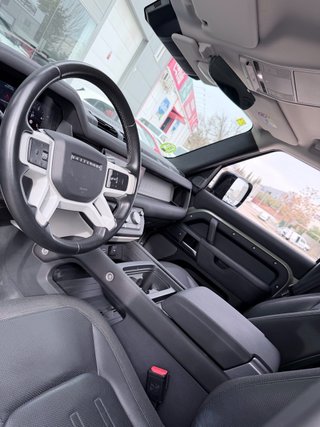 Land Rover Defender 2.0 D240 SD4 Auto 4WD