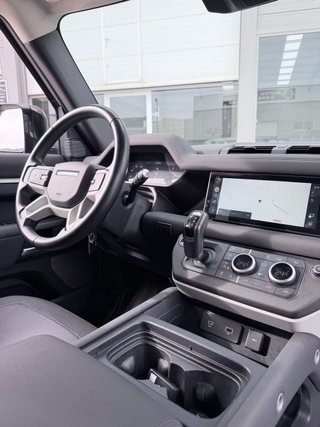 Land Rover Defender 2.0 D240 SD4 Auto 4WD