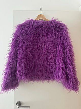 Abrigo pelo sintético morado