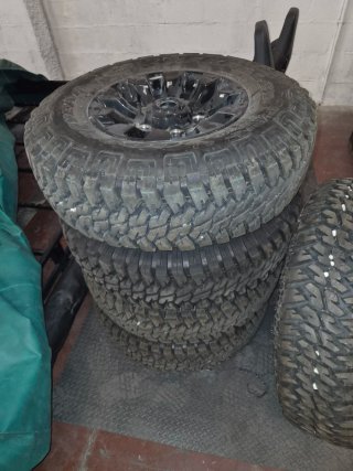 Juego Ruedas defender sawtooth 16"+Goodyear Wrangl