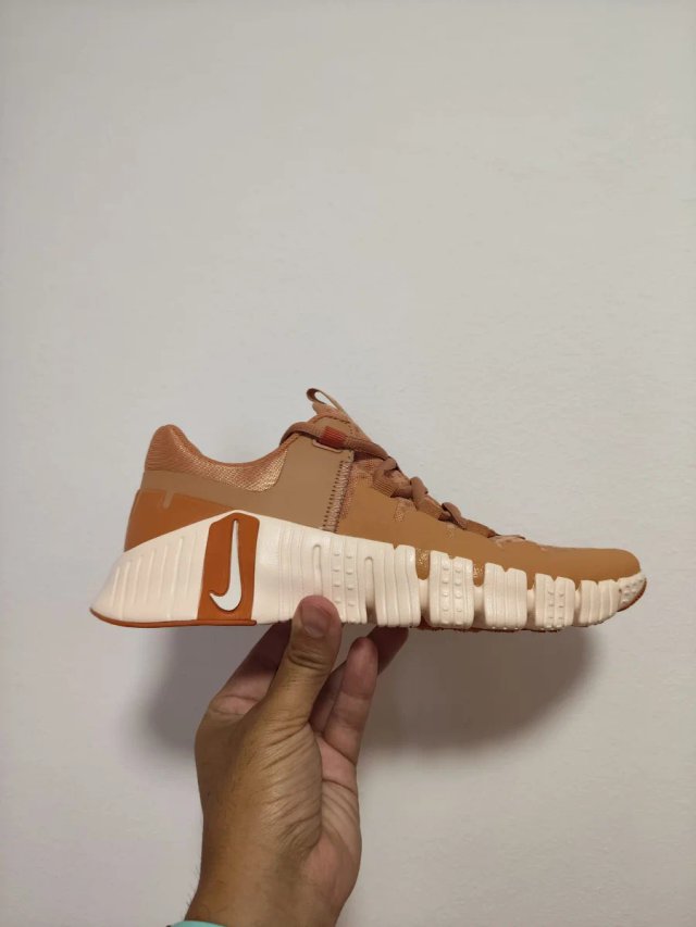 ULTIMO DIA!!T38 Nike Free Metcon 5  Doradas