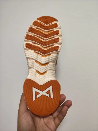 T39 Nike Free Metcon 5 Doradas
