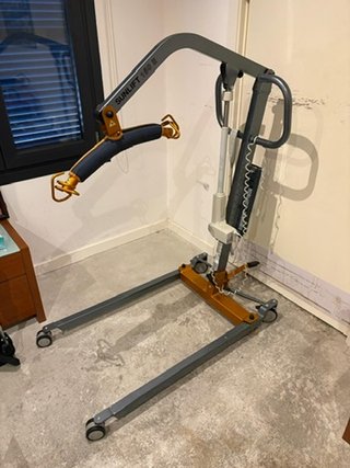 Lote: Cama Aitana + Grúa Sunlift + Silla Eléctrica