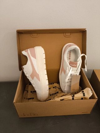 Scarpe Diadora bianche e rosa